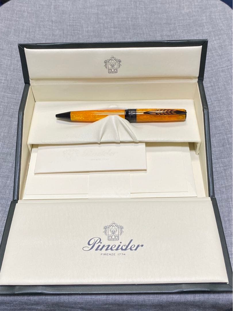 胡桃　ピナイダー ボールペン ラ・グランデ ベレッツァ ロックジャッロ