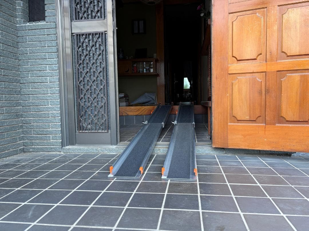 車椅子用スロープ 長さ138-244cm耐荷重300kg高さ60cm迄 室内外用