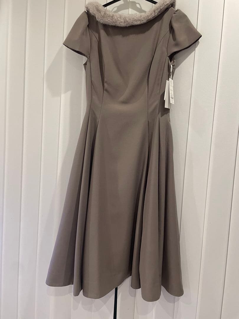 セルフォード ファーカラーフィットアンドフレアードレス 新品タグ付き