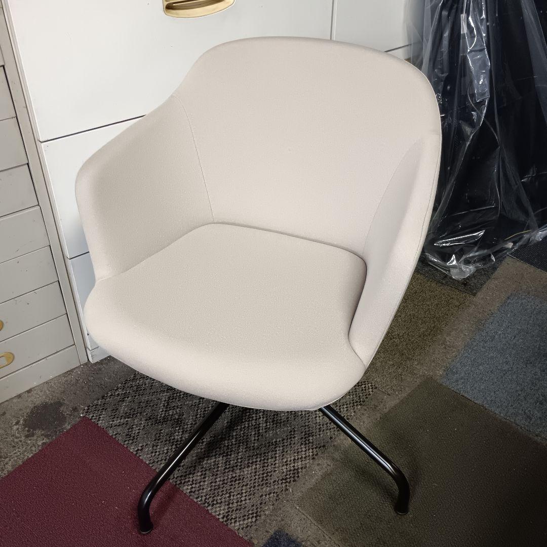 【展示品2025年製】オカムラ　8117　ミーティングチェア　回転椅子