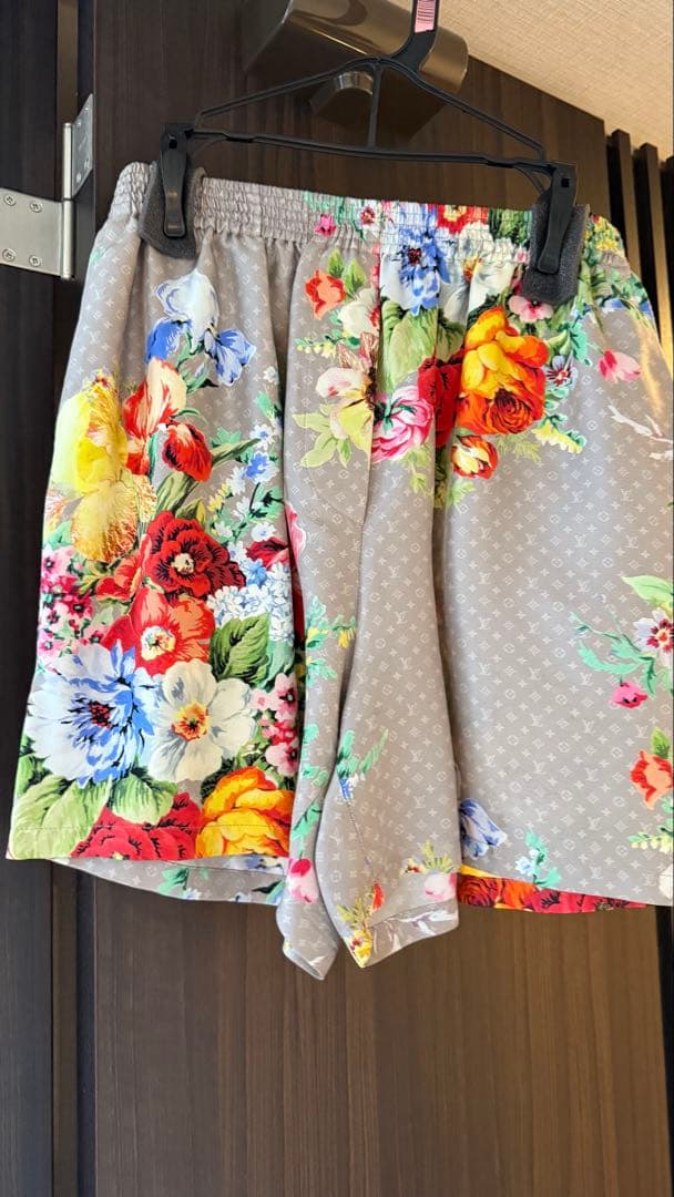 稀少品ルイヴィトンフラワーパンツシルク