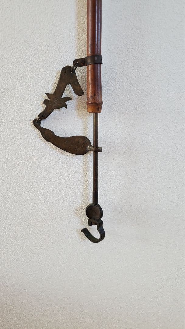 自在鉤　囲炉裏　古民具（昭和レトロ）　一富士　二鷹　三茄子　縁起物