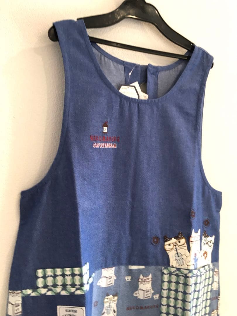 猫柄エプロン　保育士エプロン　春夏　ネコ　ねこ　猫　かわいい　おしゃれ　クスグル