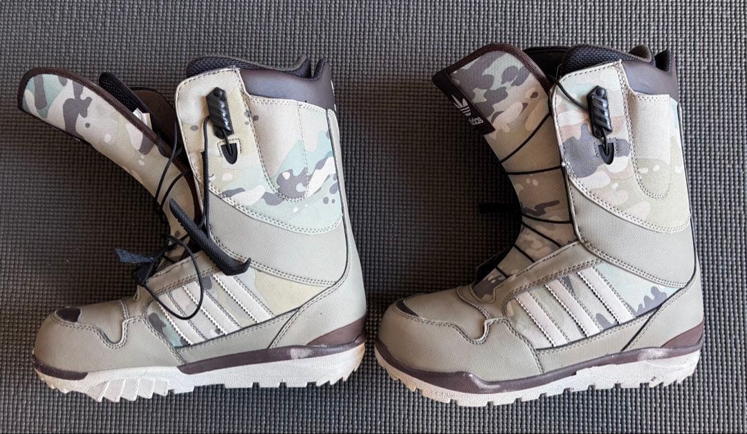 adidas スノーボードブーツ カモフラージュ