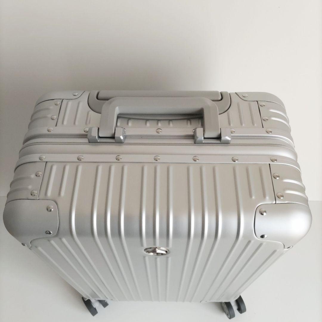 【未使用に近い】 メルセデス・ベンツ アルミスーツケース 32L