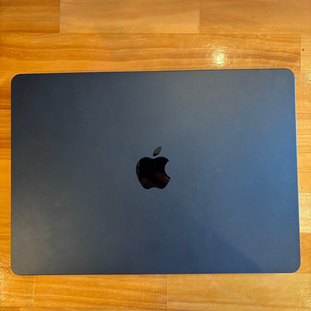 Apple MacBookAir(M2, 2022)8G 256GB 13インチ