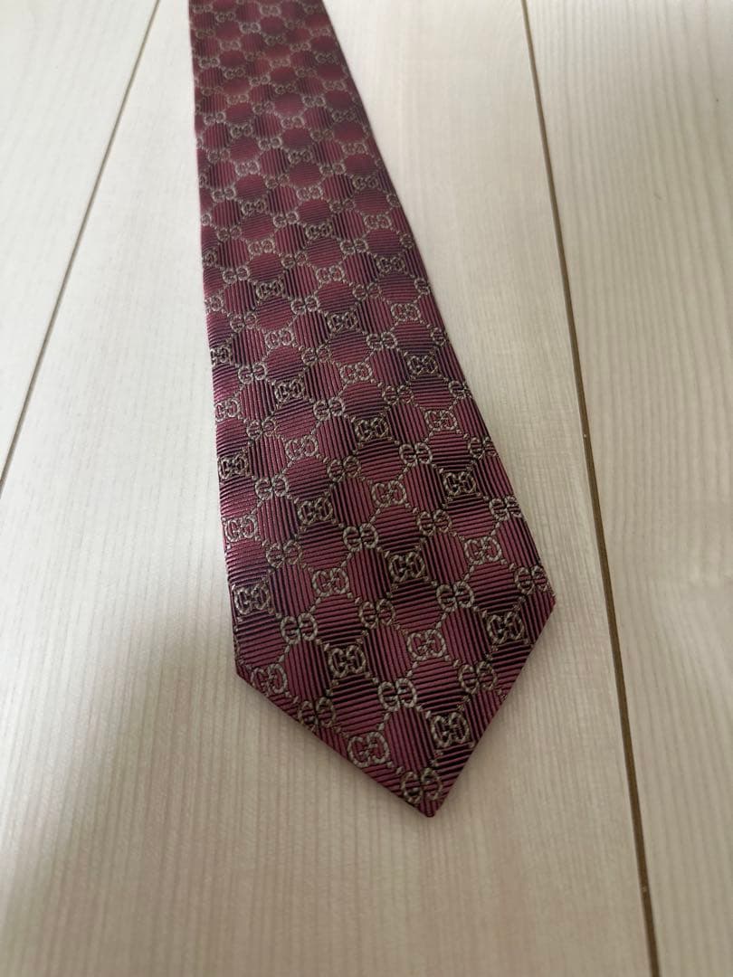 GUCCI ネクタイ 赤紫 GGパターン