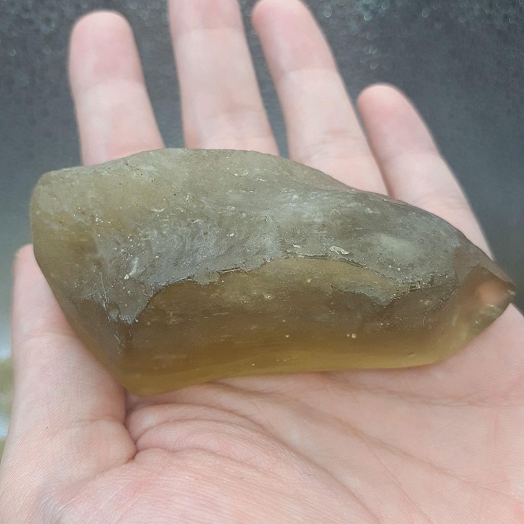 リビアングラス　原石　グリーンイエローカラー