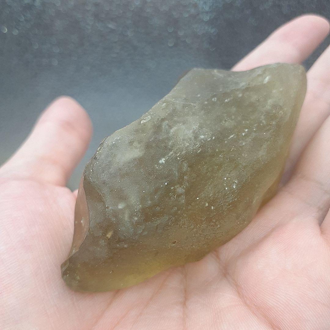 リビアングラス　原石　グリーンイエローカラー