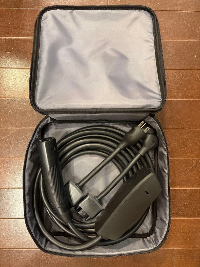 （美品未使用）TESLA 充電ケーブル モバイルコネクター