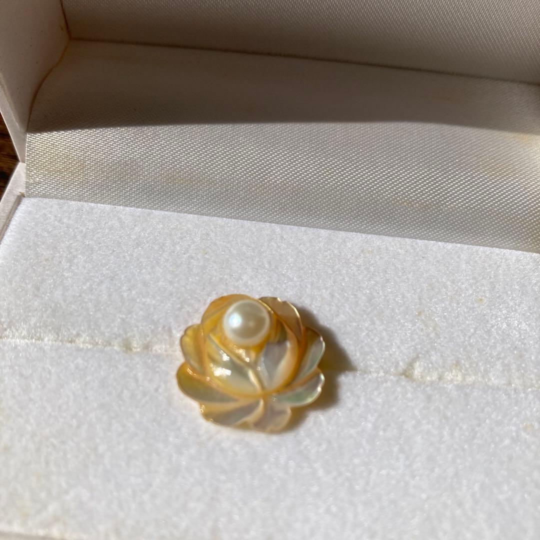 白蝶貝カービング パール付き