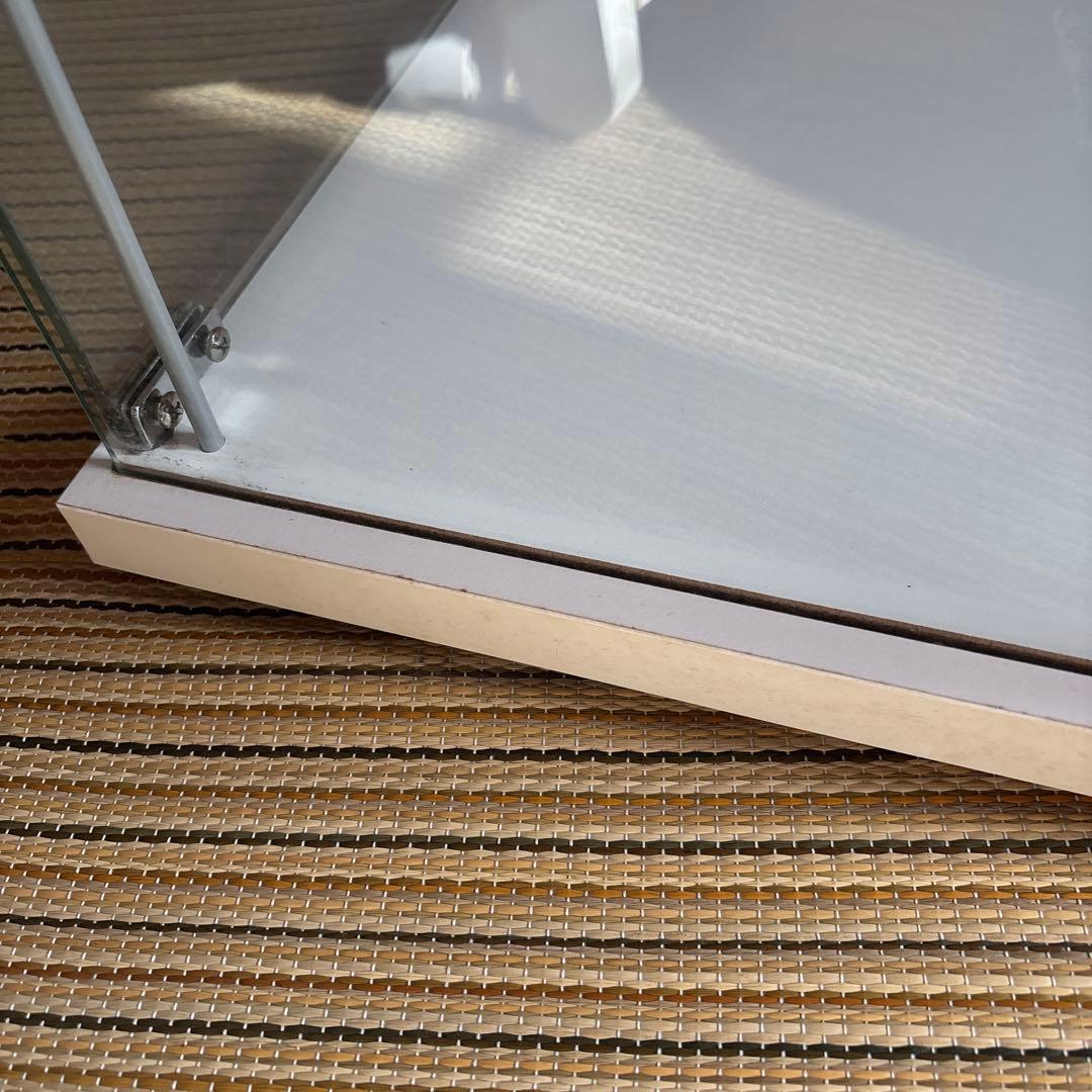 イケヤ　ガラスコレクション棚