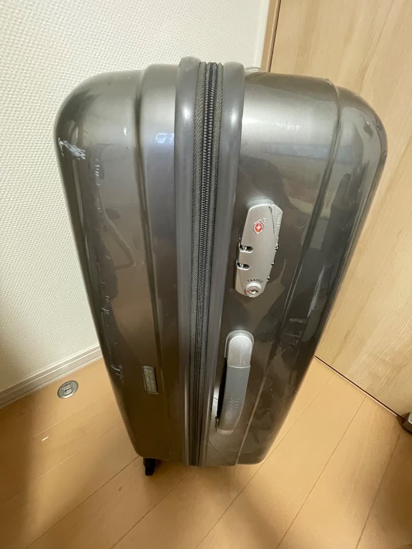 アメリカンツーリスター　TSAロック付き　キャリーケース