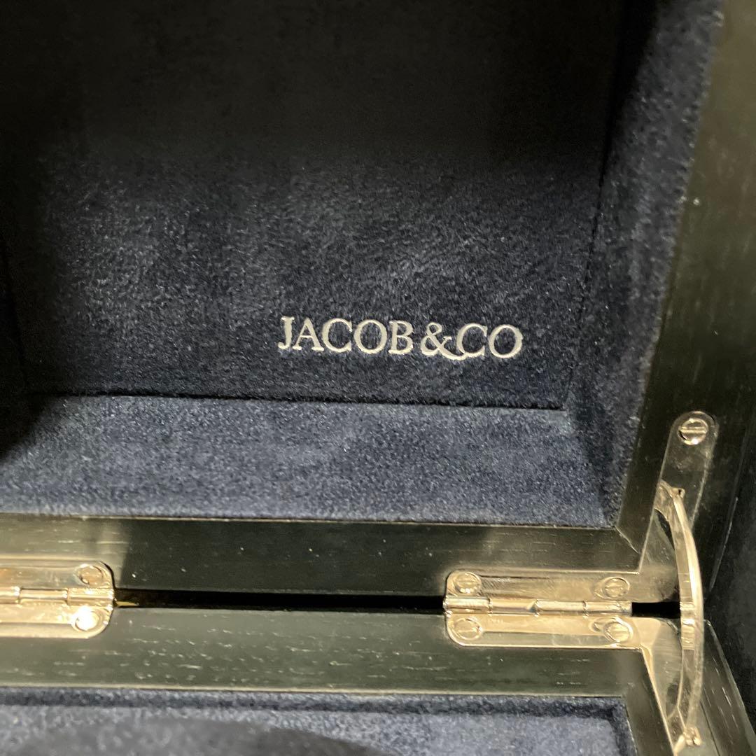 Jacob & Co. ロゴ入りボックスとマニュアル