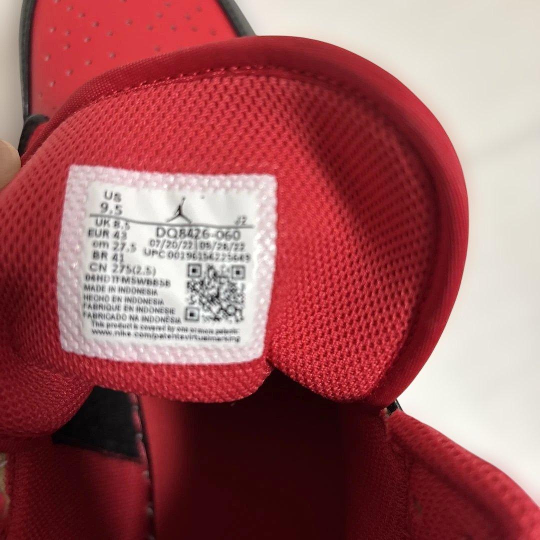 ナイキ エアジョーダン1 ミッド \"ブレッドトゥ\"