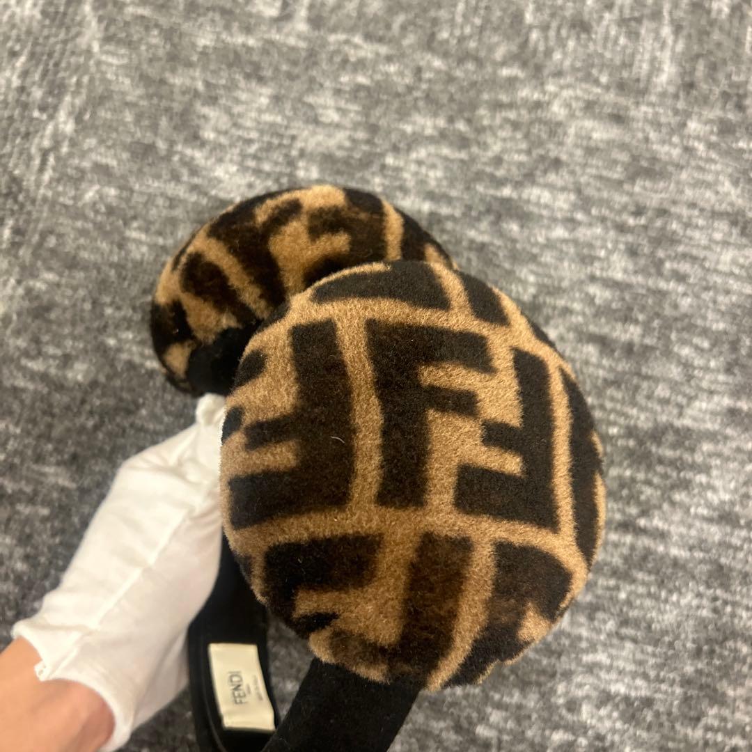 FENDI レオパード柄 イヤーマフ