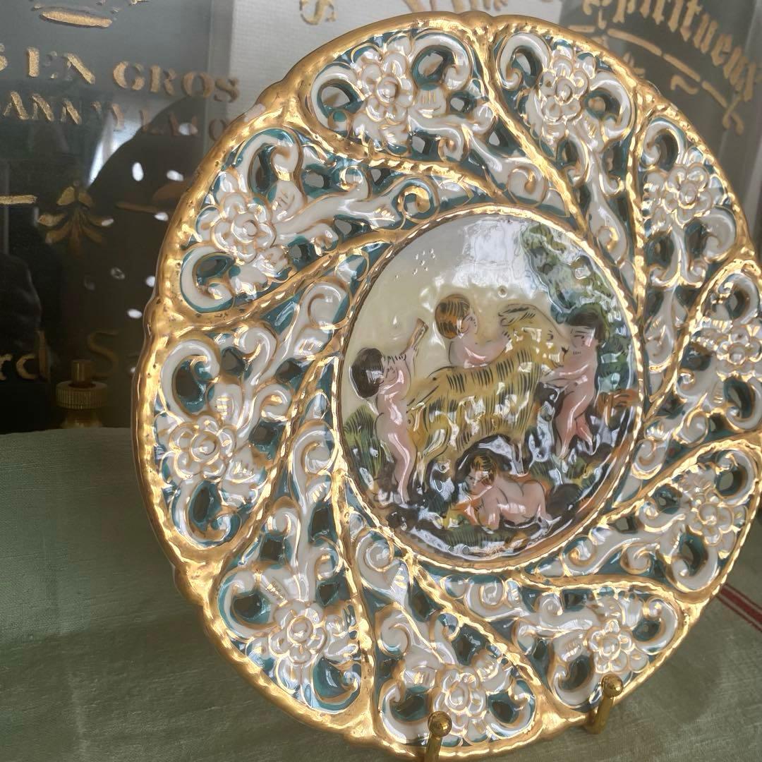 CAPODIMONTE イタリア製 陶器 飾り皿 天使　エンボス装飾アンティーク