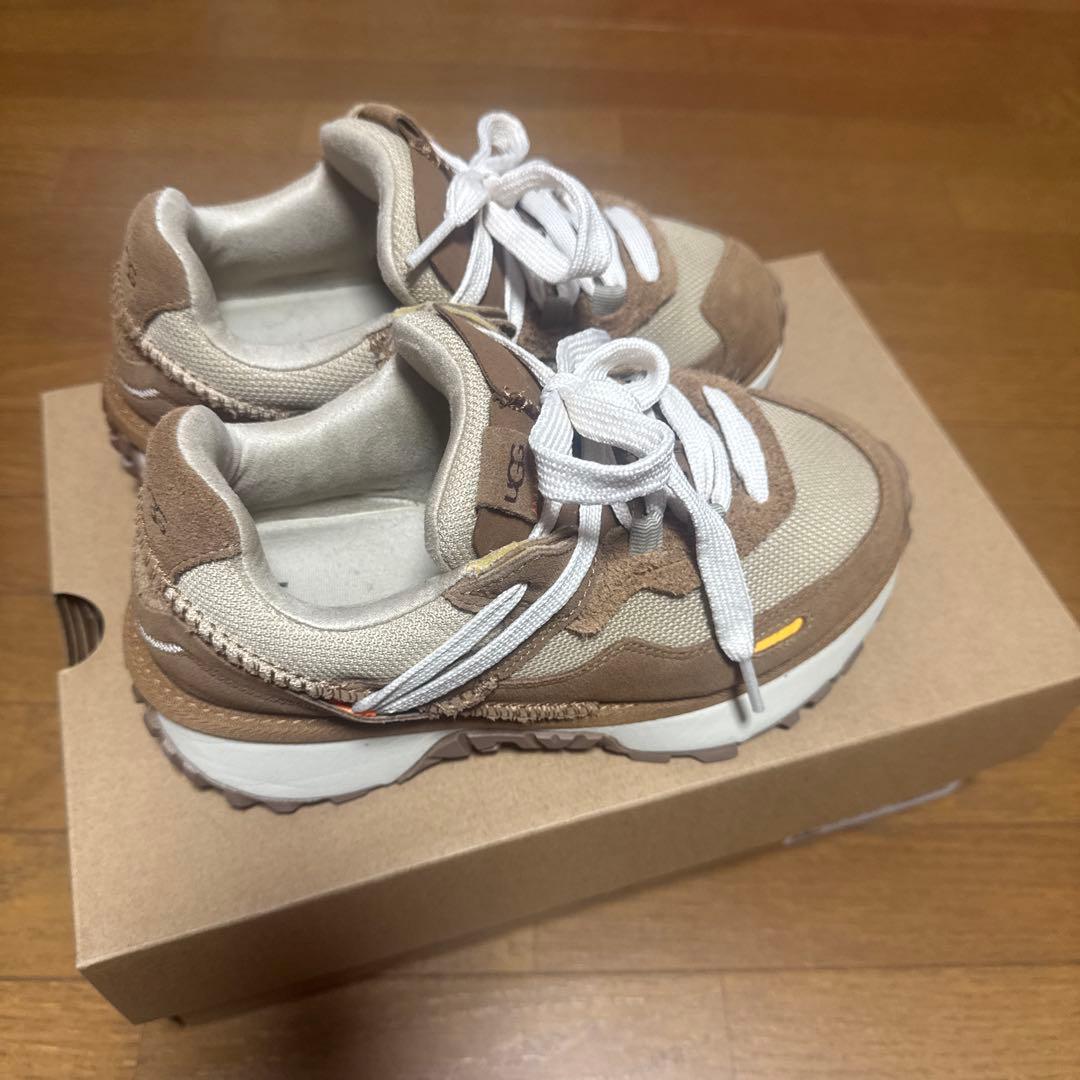 UGG ブラウン スニーカー　23.5㎝