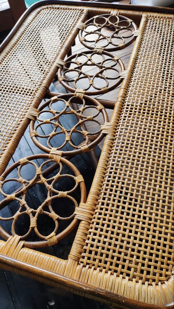 幾何学模様　高級 藤のテーブル　（ガラス無し）　アンティーク