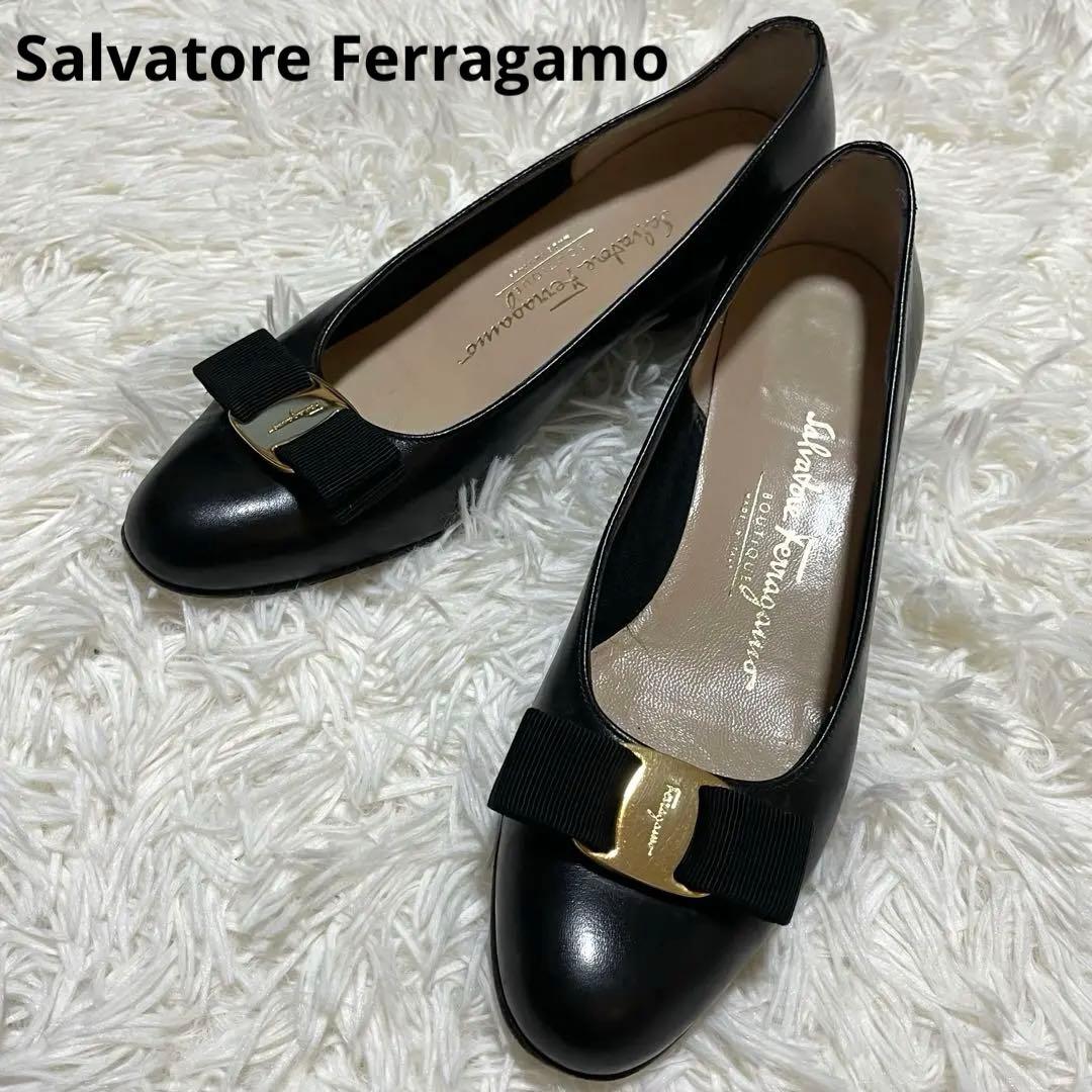 美品✨フェラガモ　ヴァラ　リボンパンプス　ブラック　レザー　23.5 イタリア製