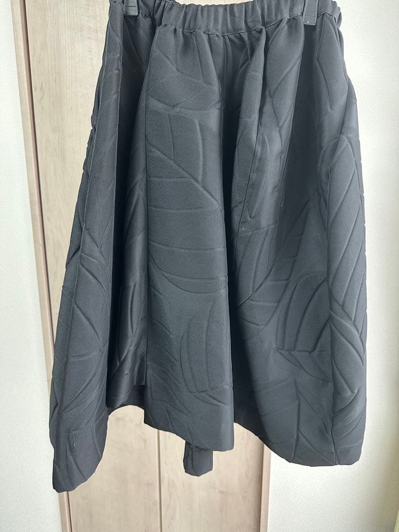ぎゅなCOMME des GARÇONS 葉っぱ柄エンボス加工スカートS