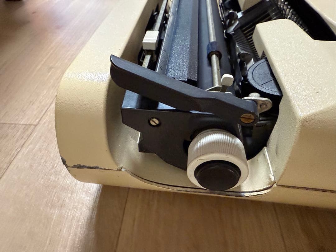 Gucci グッチ　オリベッティ　タイプライターLETTERA35