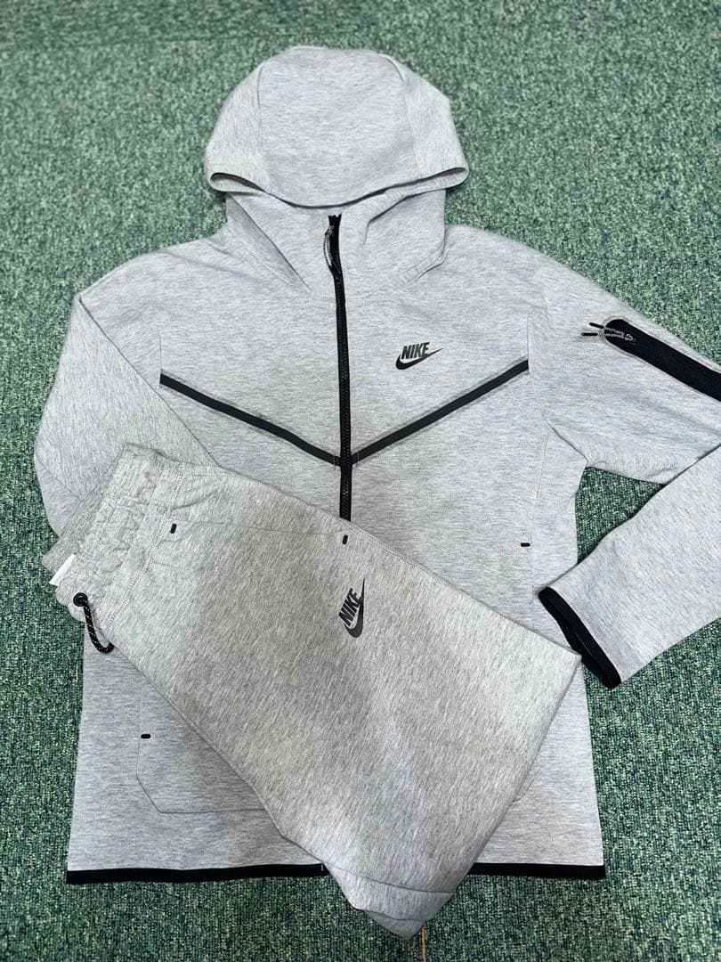 NIKE テックフリース　旧型 S
