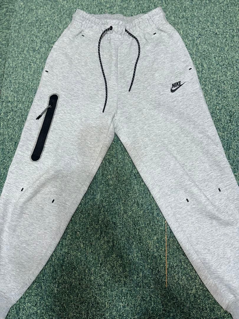 NIKE テックフリース　旧型 S