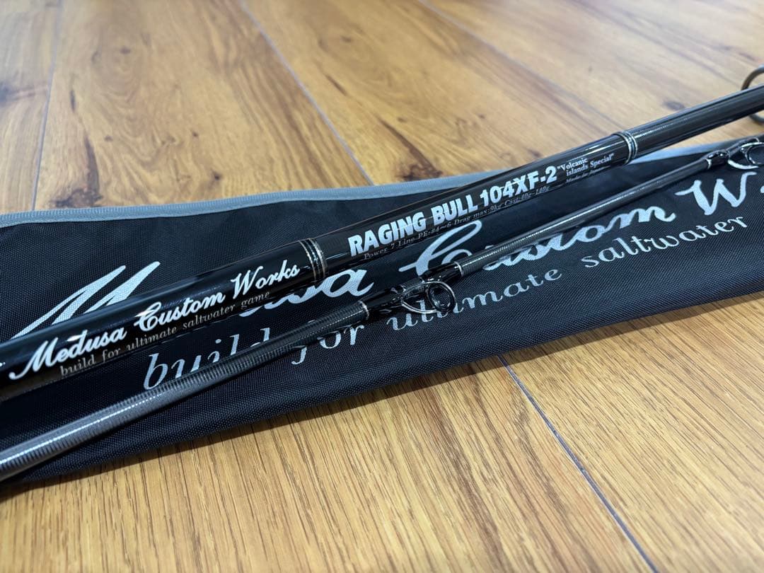 極美品　MCワークス　RAGING BULL 104XF-2 レイジングブル