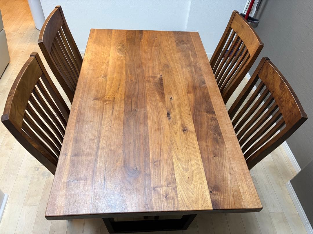 ダイニングテーブルと椅子セット※こちらは椅子1脚の販売です。