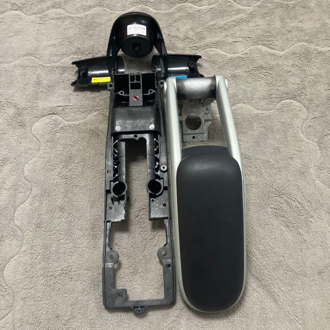 MINI R56 純正アームレスト