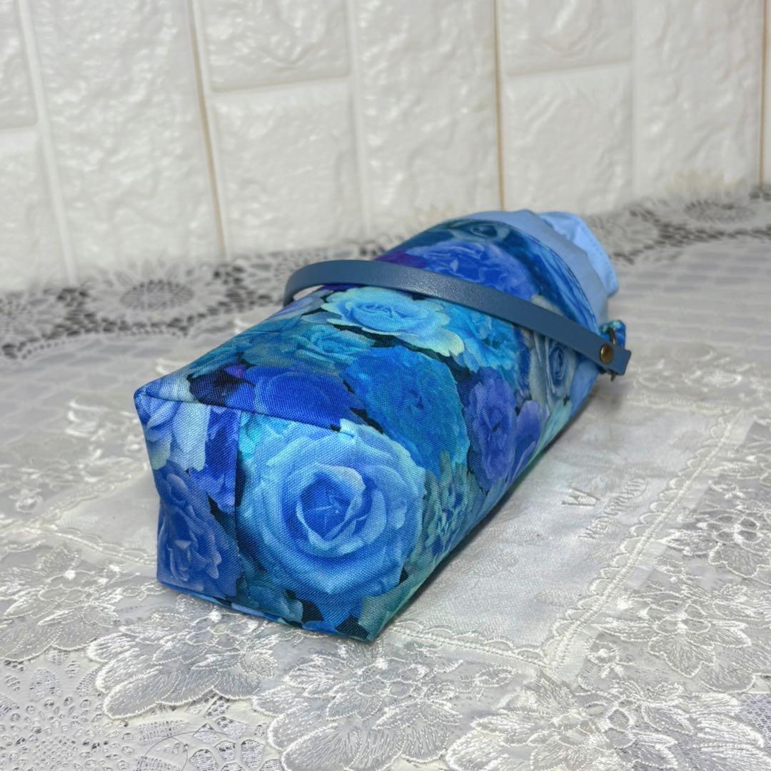 ペットボトルカバー　青い薔薇　本革持ち手付き　ハンドメイド