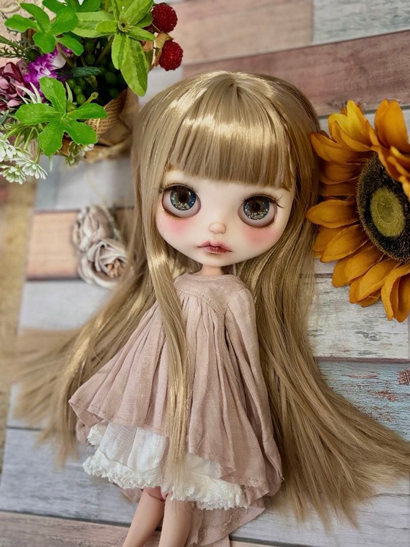 カスタムアイシードール　ネオサイズ　スペシャルアイ　本体のみは25,000円
