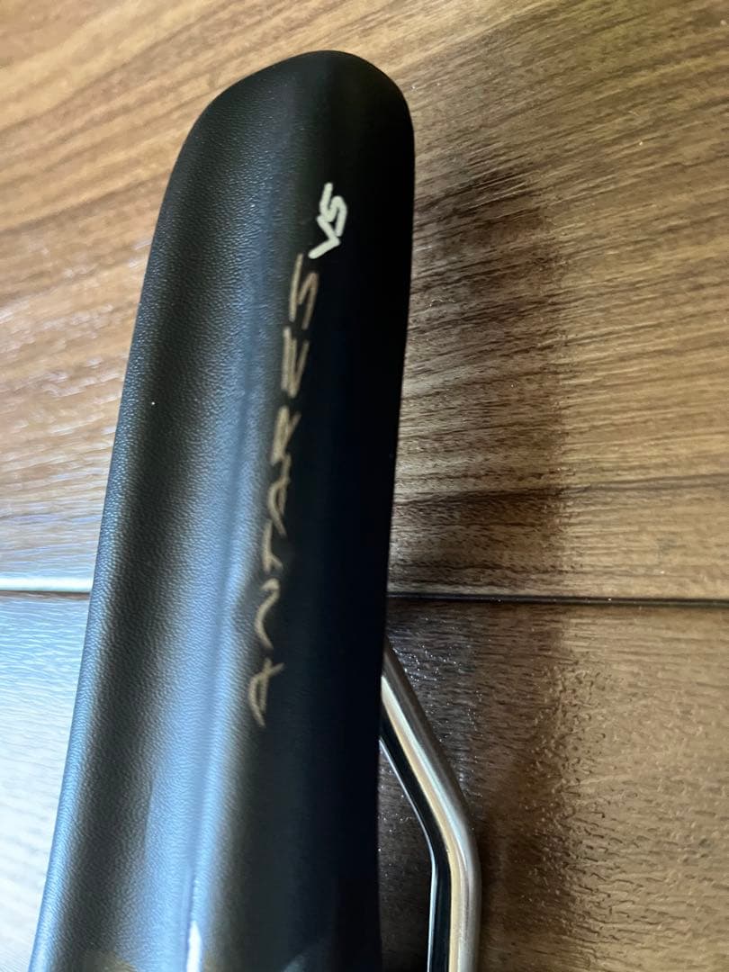 Fizik Antares VS サドル ブラック