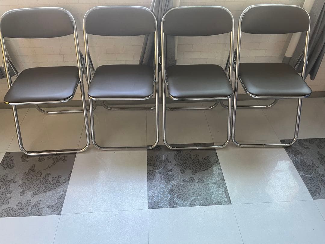 お得‼️折りたたみチェア パイプ椅子 4脚セット 事務用品 店舗用品