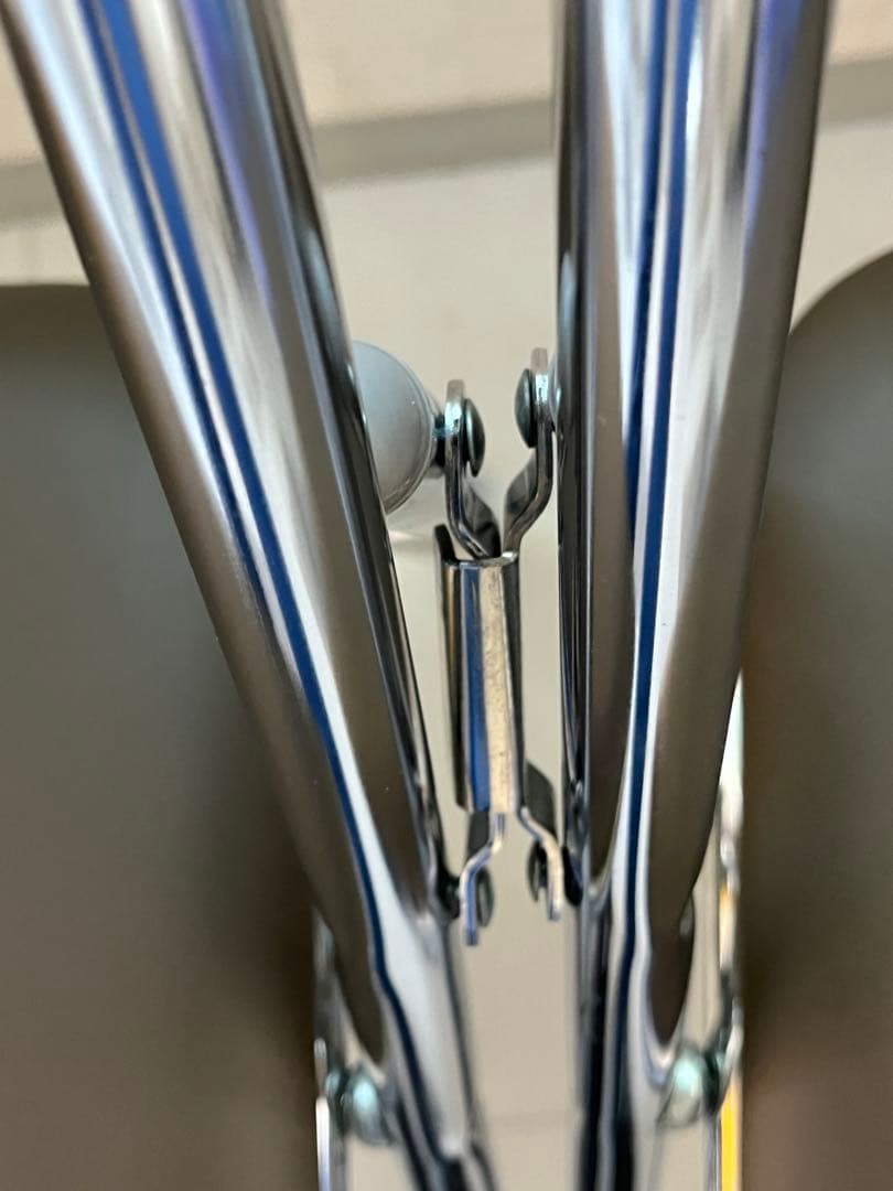 お得‼️折りたたみチェア パイプ椅子 4脚セット 事務用品 店舗用品