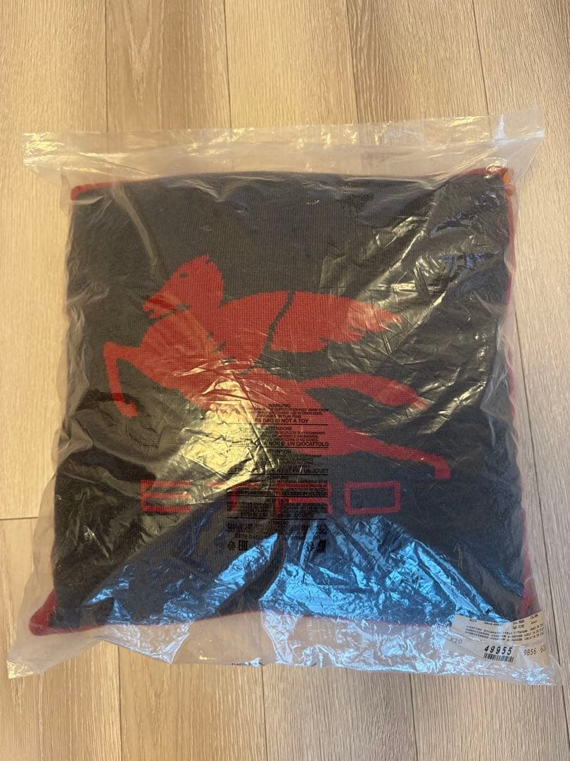 ETRO クッション 馬のロゴ グレーと赤