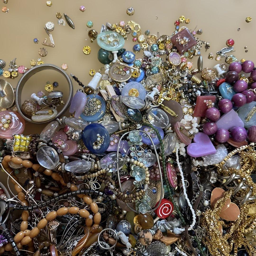 アクセサリー大量まとめ売り　6.0kg ジャンク