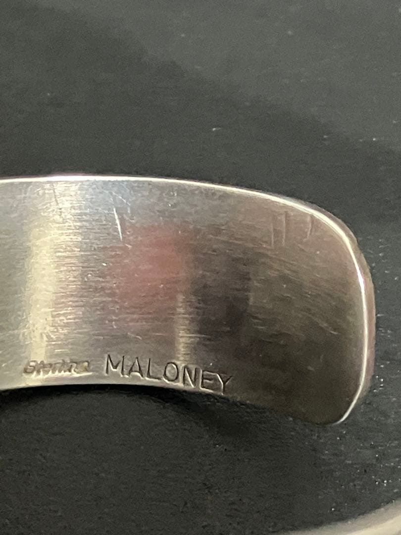 【ナバホ族】【インディアンジュエリー】MALONEY シルバー バングル