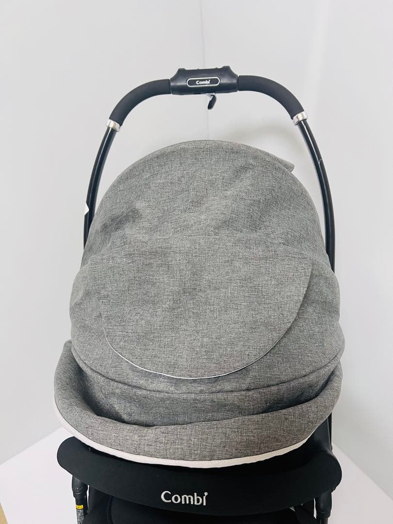 美品 Combi スゴカルα Light エッグショック AX フェザーグレー