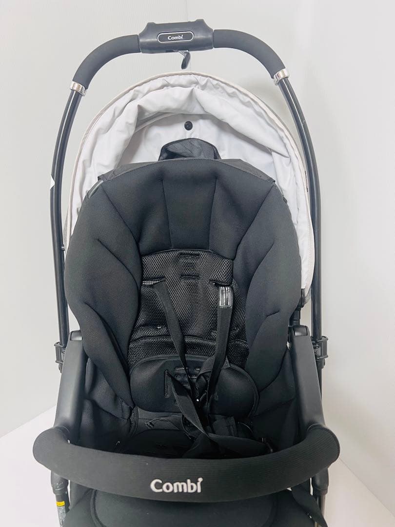 美品 Combi スゴカルα Light エッグショック AX フェザーグレー