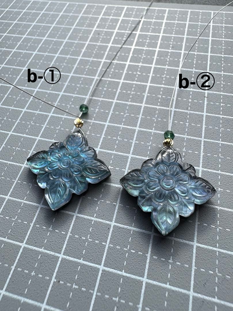 《RiSaO＊様》ブラックオニキス&MOPフラワーカービング＊チャーム