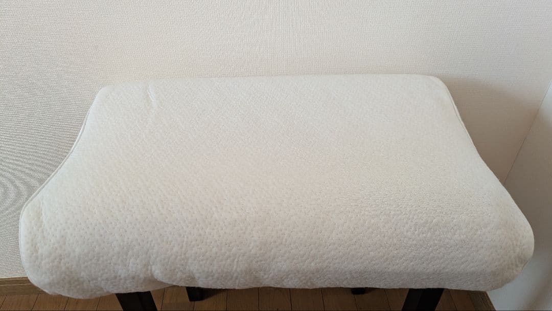 ヒツジのいらない枕　至極　使用は極小　カバー付き　おまとめ割あります。