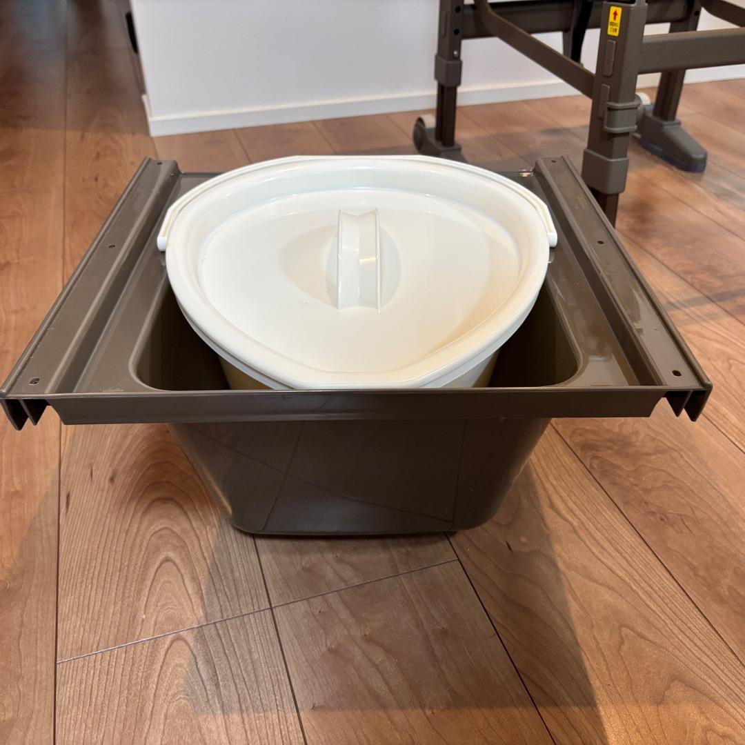 早い者勝ち‼️ウチエ　たためーる　介護ポータブルトイレ　折り畳み可能