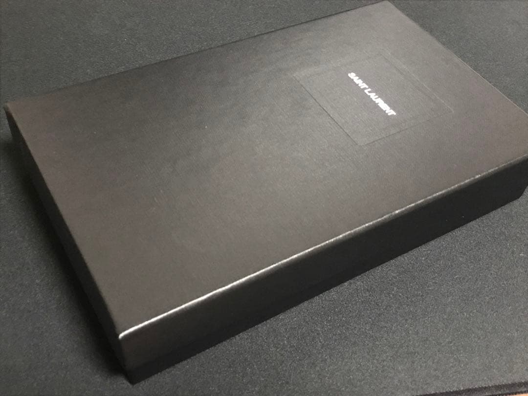 め*ー様 サンローラン　SAINTLAURENT 長財布　美品　最終値下　期間限