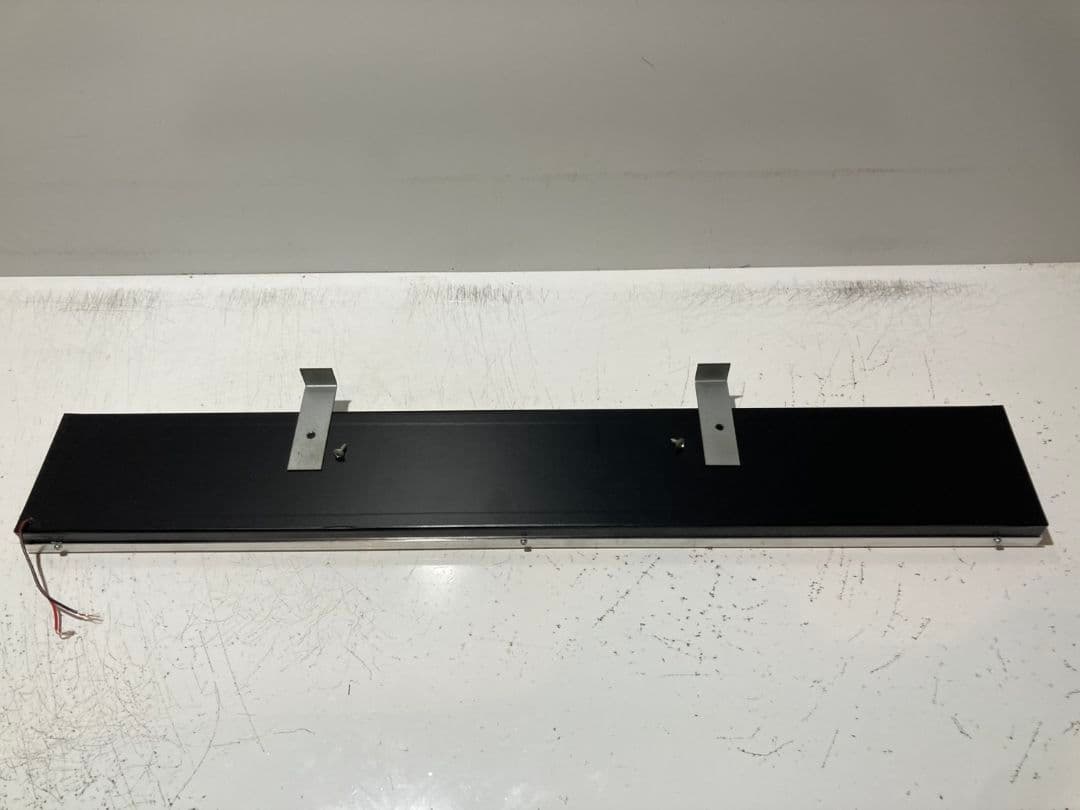 ワンマンアンドン796カーテンレール挟み込み取り付け仕様