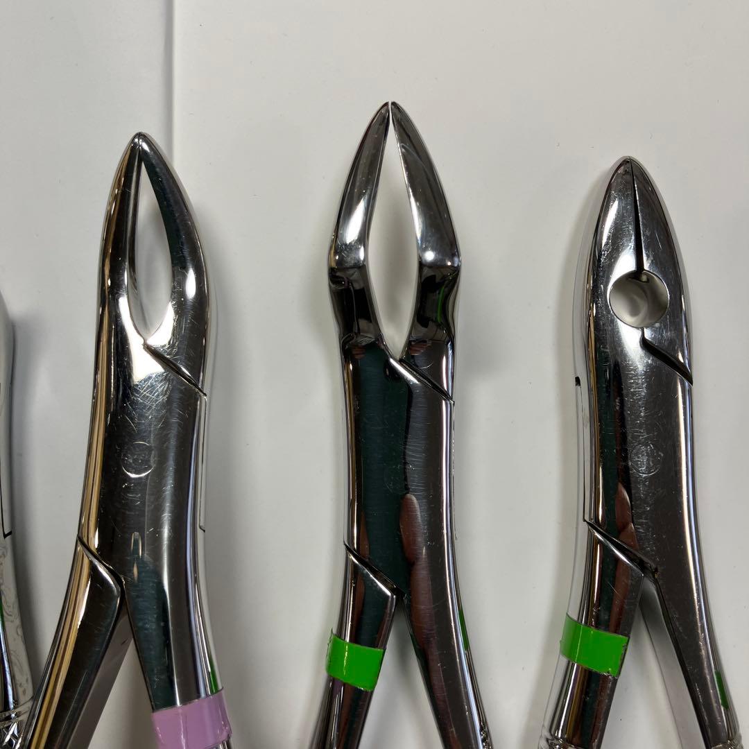 鉗子　【歯科医院】