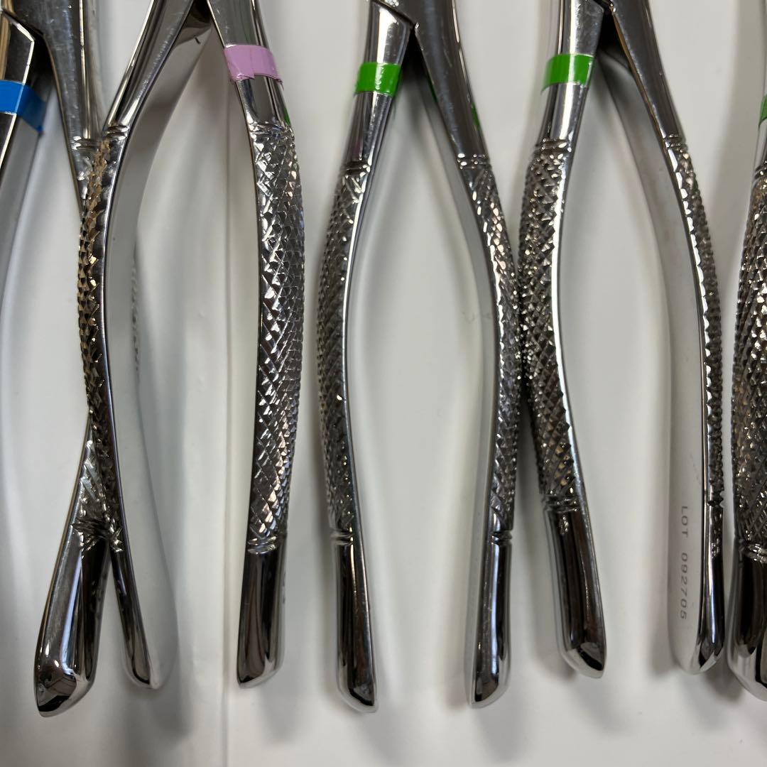 鉗子　【歯科医院】