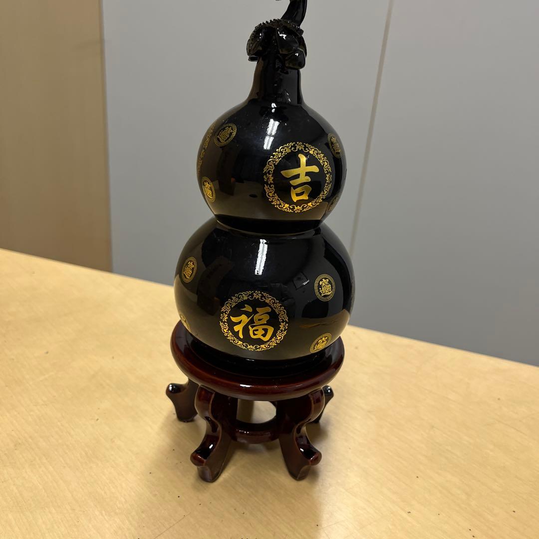 黒翡翠　ひょうたん型置物　中国土産　台座付　専用箱付　開運　幸福　招福