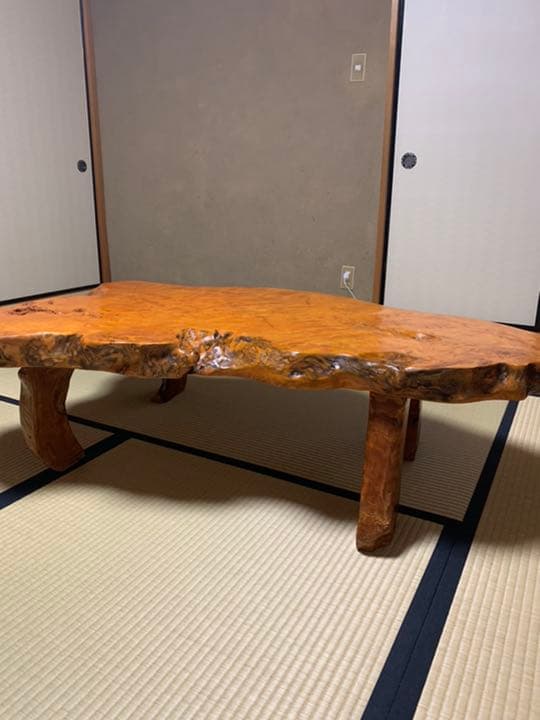 天然木　無垢　欅のテーブル